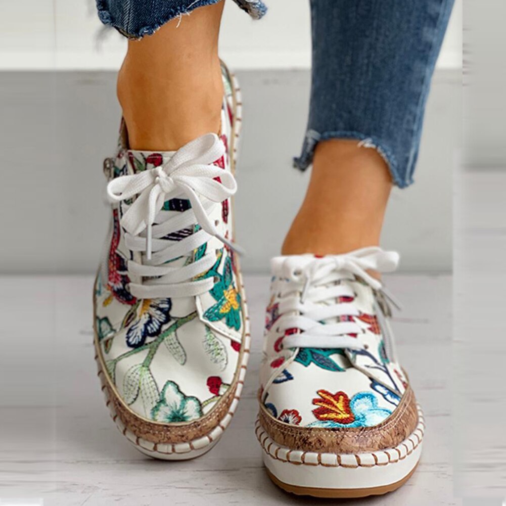 Adèle - Baskets Confort Femme Bohème avec Broderies Florales et Fermeture Zippée