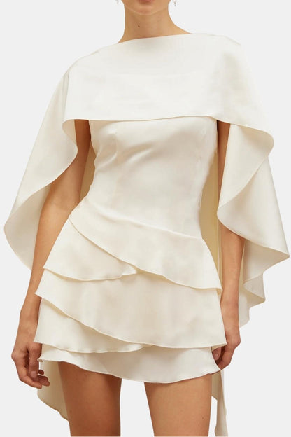 Anaïs - Robe de Soirée Courte Femme Glamour avec Cape Intégrée et Jupe à Volants