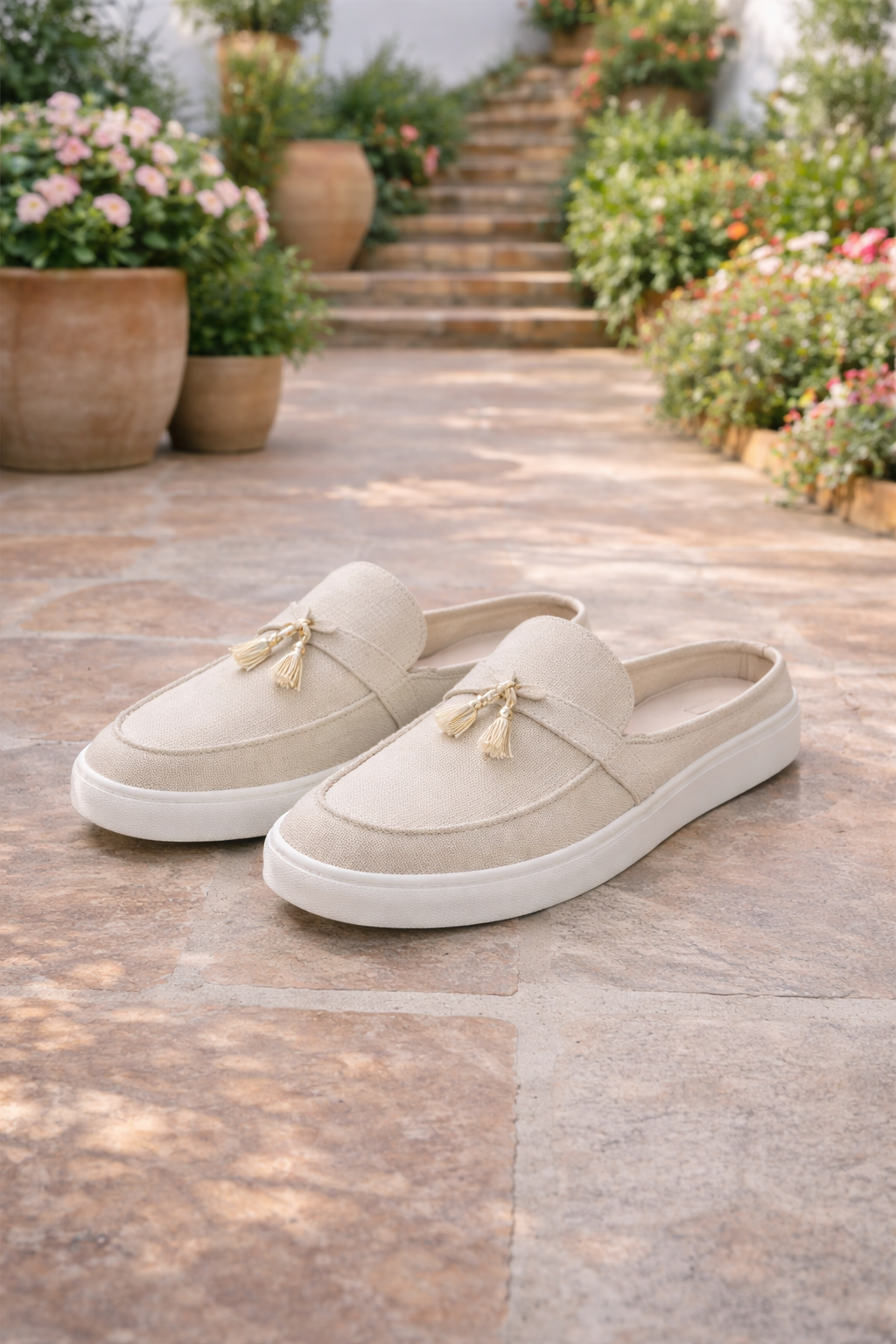 Camille - Mocassins Confort Femme Mules Légères avec Pompon et Semelle Souple