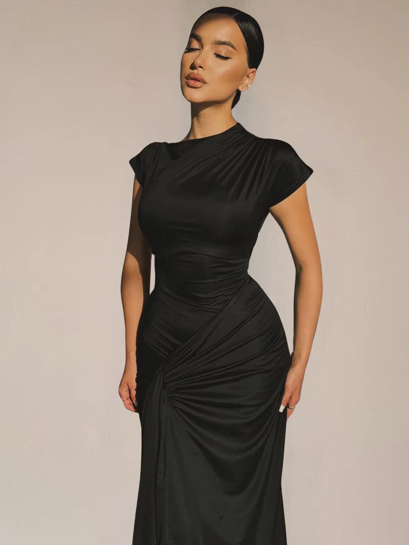 Camille - Robe de Soirée Longue Femme Élégante Moulante avec Col Montant et Drapé Latéral