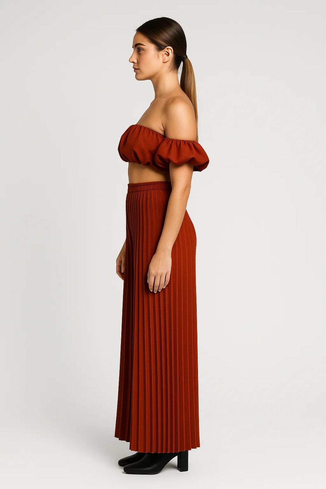 Ensemble Femme - Crop Top Épaules Dénudées et Pantalon Plissé | Chic