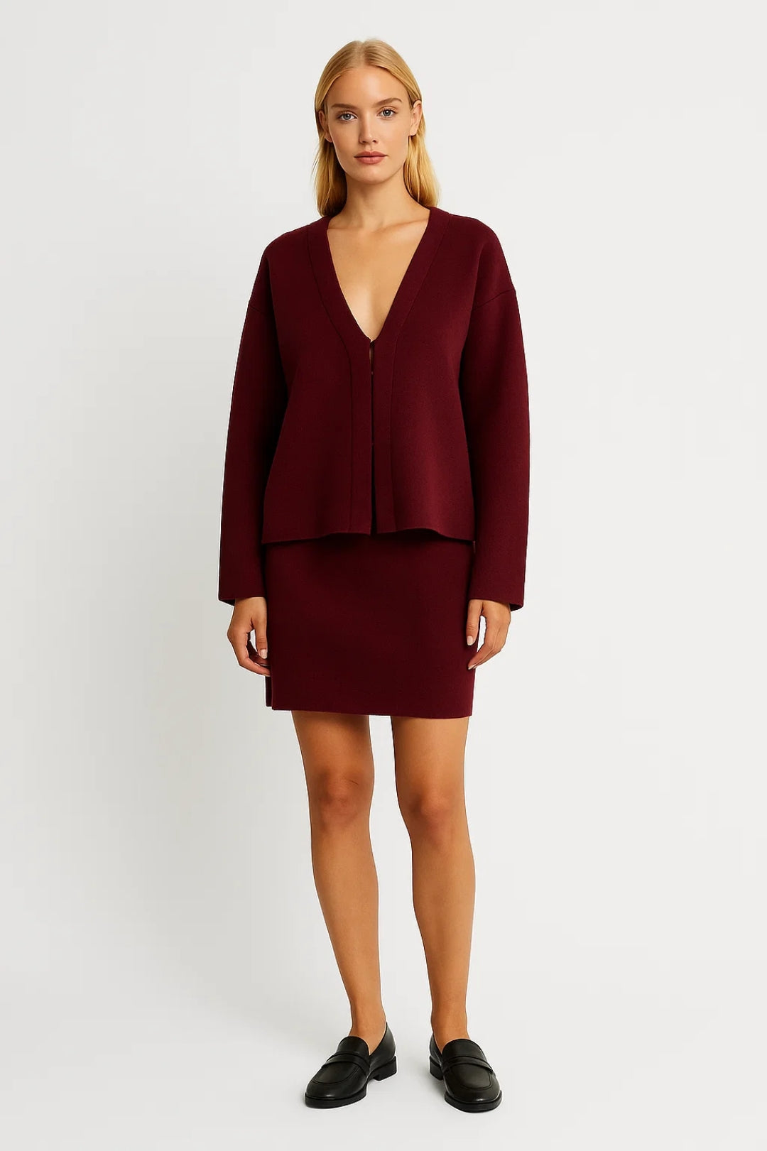 Ensemble Femme - Pull Col V et Mini Jupe Coordonnés | Chic