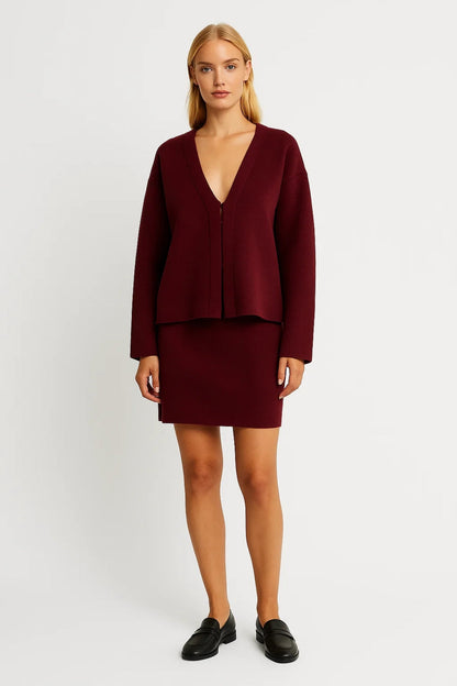 Ensemble Femme - Pull Col V et Mini Jupe Coordonnés | Chic