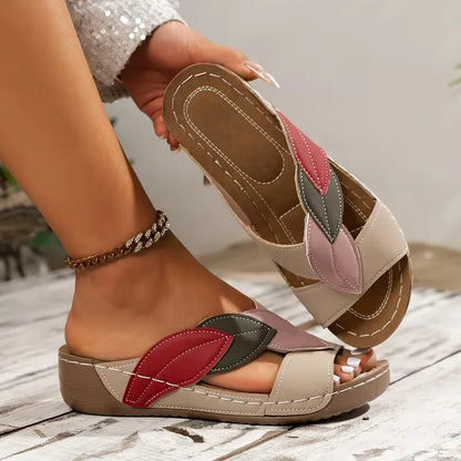 Inès - Sandales Orthopédiques Femme Bohème à Motif Feuilles et Semelle Compensée Surpiqûrée