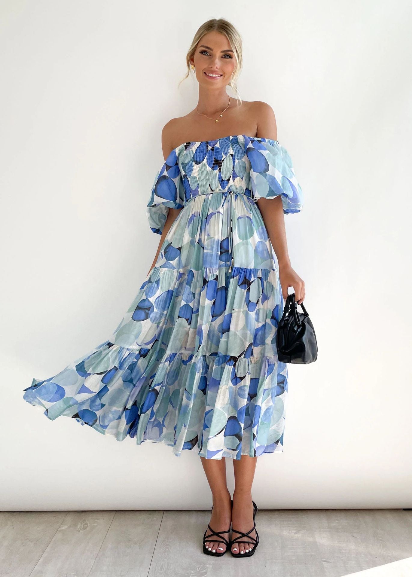 Léa - Robe Invitée Mariage Femme Chic à Épaules Dénudées et Jupe Évasée