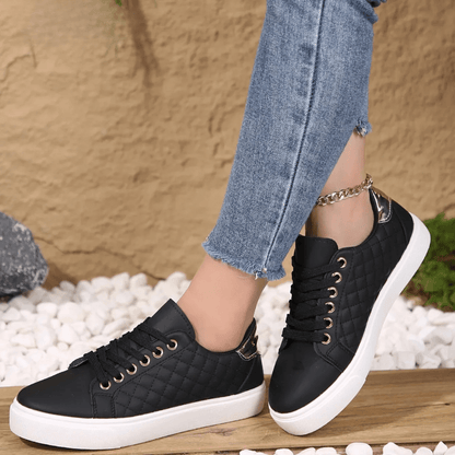 Louise - Baskets Femme Chic avec Matelassage Graphique et Détail Doré