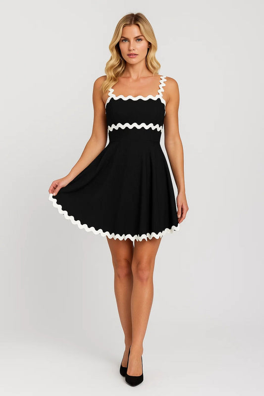 Robe Mini Femme - Bretelles Fines Évasée Bordures Contrastées | Chic