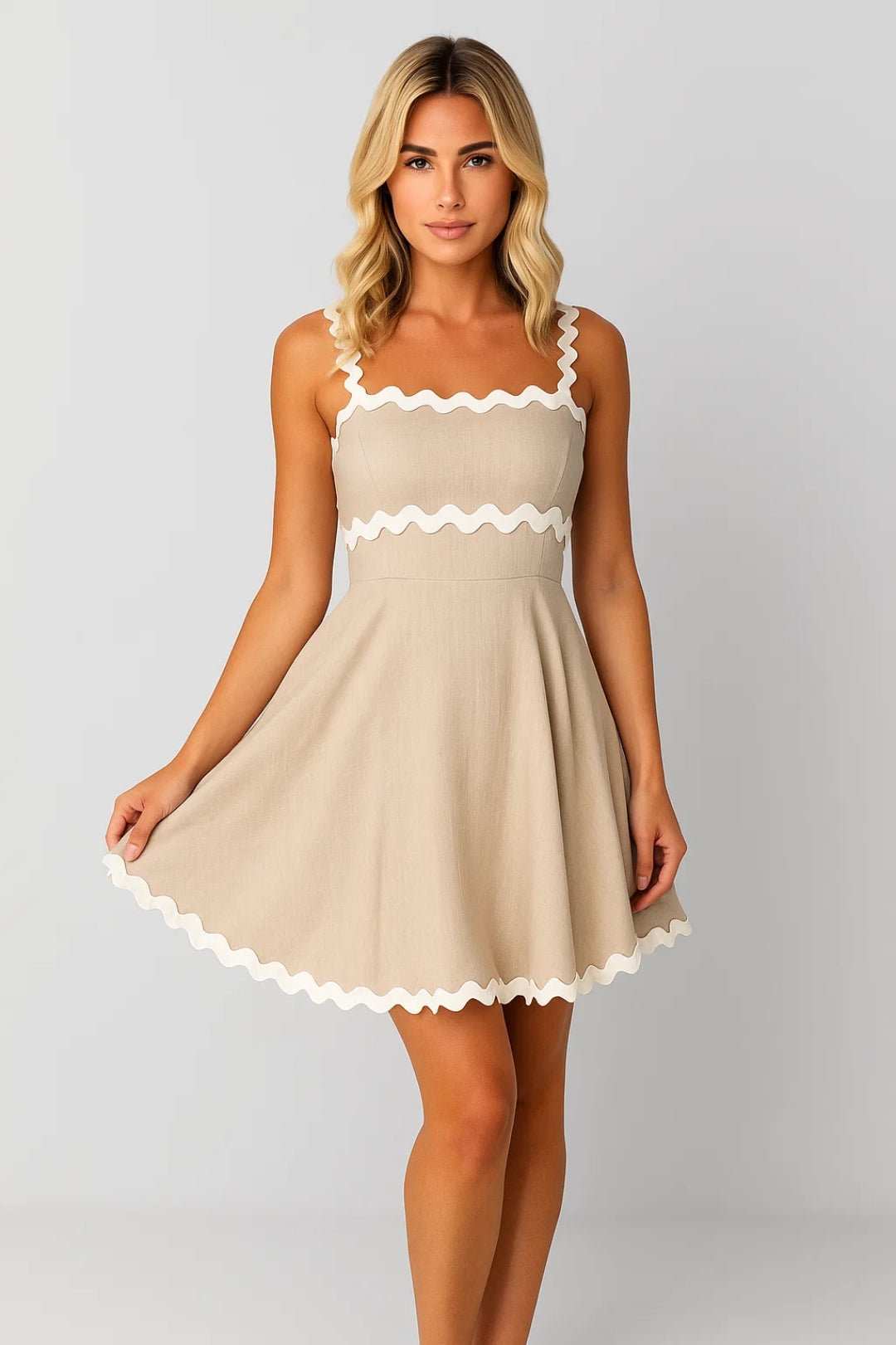 Robe Mini Femme - Bretelles Fines Évasée Bordures Contrastées | Chic