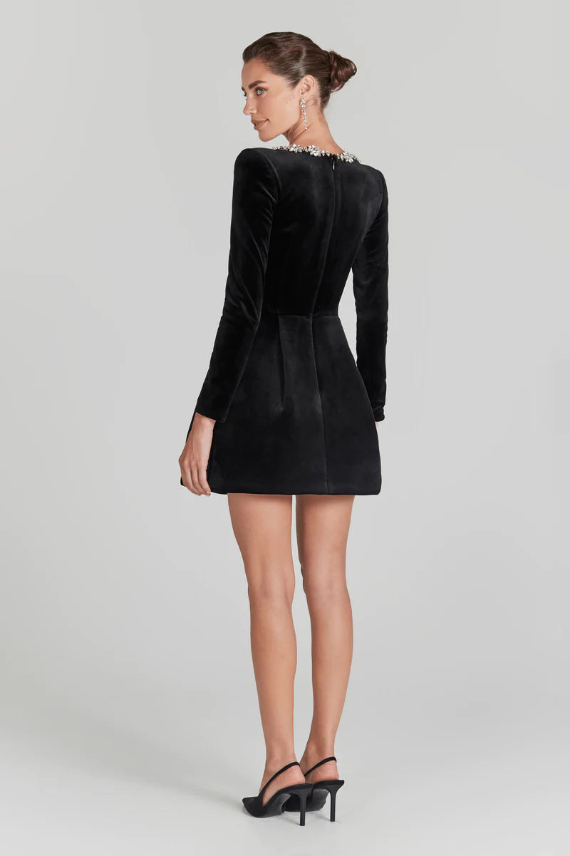 Séraphine - Robe de Soirée Mini Femme Glamour avec Col Carré Orné et Manches Longues Ajustées