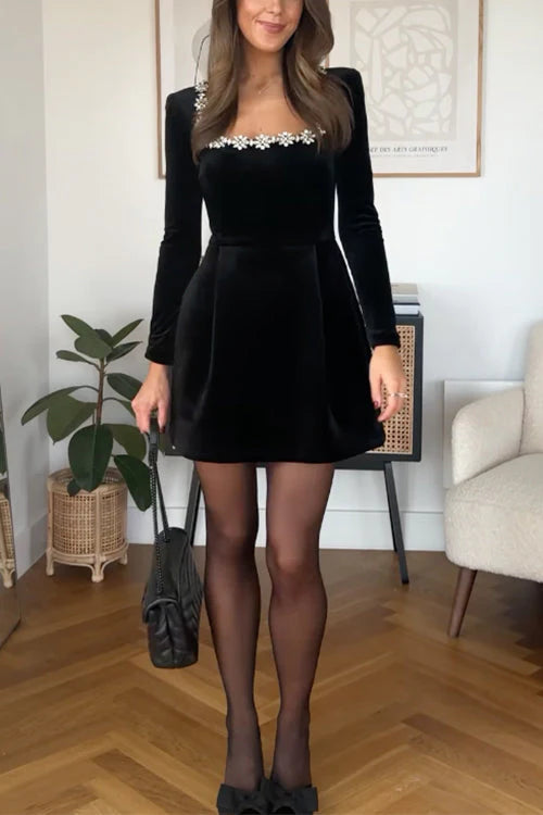 Séraphine - Robe de Soirée Mini Femme Glamour avec Col Carré Orné et Manches Longues Ajustées