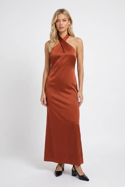 Robe Maxi Femme - Col Halter Croisé Coupe Ajustée | Élégante — Terracotta